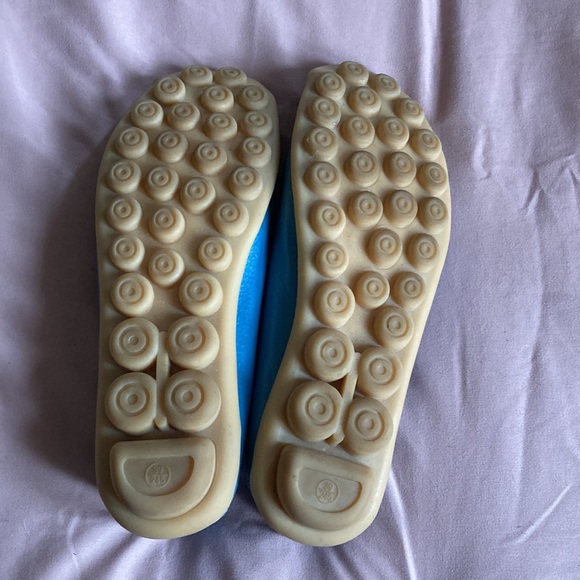 EUC Leather Driving Moc Loafers Laser Cut Out. Only worn a few times. - Picture 3 of 6